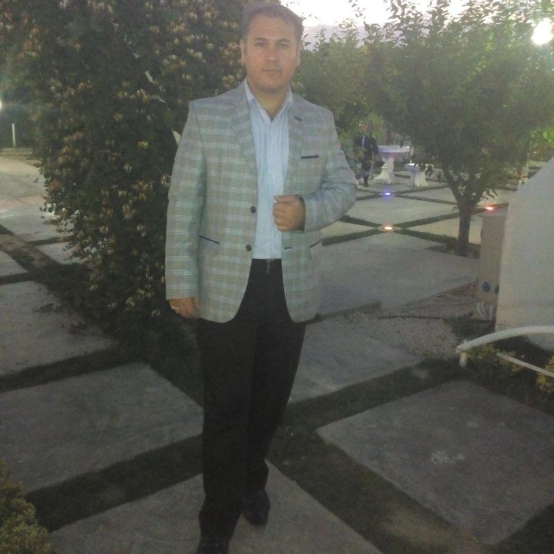 علی عزتی